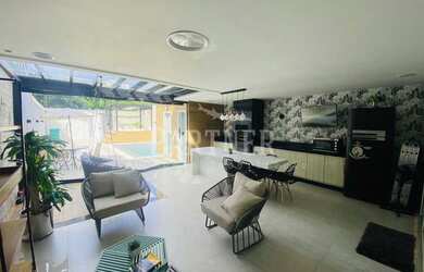 Imagem: A casa em condomínio possui 4 Dormitórios, 5 Banheiros, 3