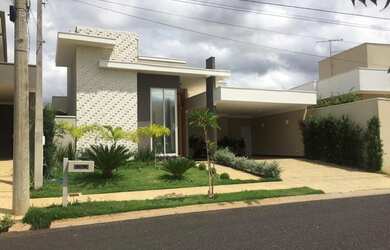 Imagem: A casa em condomínio possui 3 Dormitórios, 3 Banheiros, 4