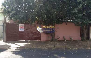 Imagem: A casa possui 2 Dormitórios, 1 Banheiro, 70m² de Área e