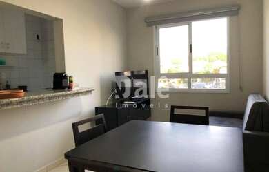 Imagem: O apartamento possui 1 Dormitório, 1 Banheiro, 2 Vagas na garagem