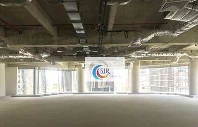 Imagem: O depósito possui 5 Vagas na garagem, 896m² de Área e está