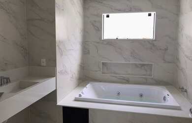 Imagem 2: Casa de condomínio com 280 metros 4 quartos sendo 4 suítes no Recreio...