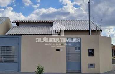 Imagem: A casa possui 2 Dormitórios, 2 Banheiros, 2 Vagas na garagem