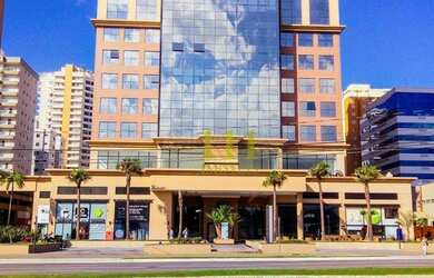 Imagem: O depósito possui 1 Vaga na garagem, 67m² de Área e está