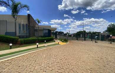 Imagem: O terreno possui 306m² de Área e está localizado em Reserva