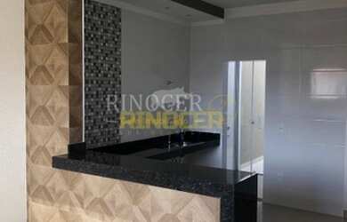 Imagem: O apartamento possui 3 Dormitórios, 1 Banheiro, 2 Vagas na