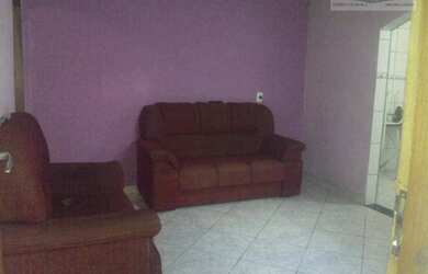 Imagem: A casa possui 2 Dormitórios, 2 Banheiros, 2 Vagas na garagem