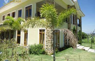 Imagem: A casa em condomínio possui 5 Dormitórios, 5 Banheiros, 5