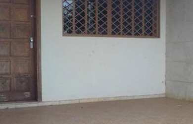 Imagem: O depósito possui 1 Vaga na garagem e 220m² de Área e está