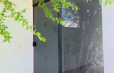 Imagem: A casa possui 2 Dormitórios, 1 Banheiro, 1 Vaga na garagem