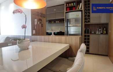 Imagem: O apartamento possui 2 Dormitórios, 2 Banheiros, 2 Vagas na