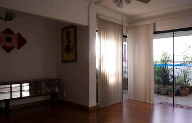 Imagem: O apartamento possui 3 Dormitórios, 1 Banheiro, 1 Vaga na garagem