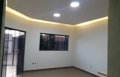 Imagem: A casa possui 4 Dormitórios, 3 Banheiros, 260m² de Área e