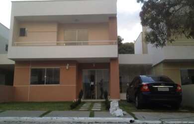 Imagem: A casa em condomínio possui 4 Dormitórios, 5 Banheiros, 2