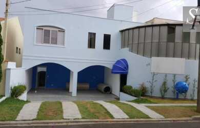 Imagem: A casa em condomínio possui 3 Dormitórios, 3 Banheiros, 4