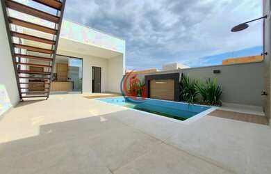 Imagem: A casa em condomínio possui 3 Dormitórios, 4 Banheiros, 2