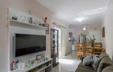 Imagem: O apartamento possui 2 Dormitórios, 1 Banheiro, 1 Vaga na garagem