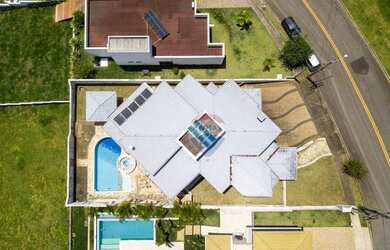 Imagem: A casa em condomínio possui 5 Dormitórios, 5 Banheiros, 5