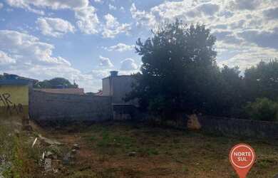 Imagem: O terreno possui 400m² de Área, Piscina e está localizado