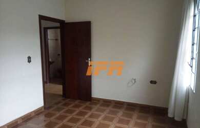 Imagem: A casa possui 2 Dormitórios, 3 Banheiros, 2 Vagas na garagem