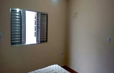 Imagem: A casa possui 3 Dormitórios, 2 Banheiros, 3 Vagas na garagem