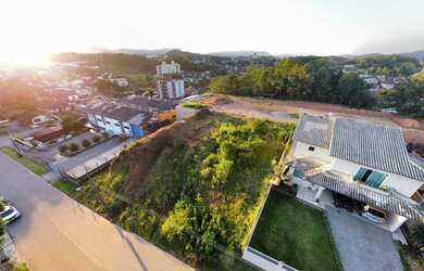 Imagem: O terreno possui 563m² de Área e está localizado em Floresta