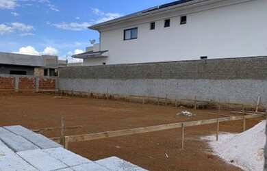 Imagem: A casa em condomínio possui 3 Dormitórios, 4 Banheiros, 4