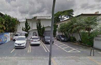 Imagem: O depósito possui 5 Vagas na garagem, 200m² de Área e está