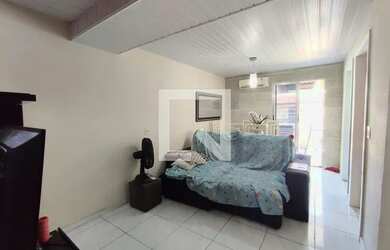 Imagem: A casa em condomínio possui 2 Dormitórios, 2 Banheiros, 1