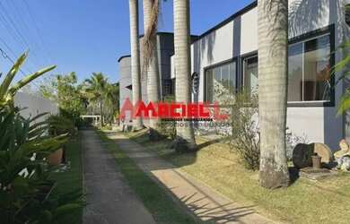 Imagem: A casa possui 4 Dormitórios, 4 Banheiros, 3 Vagas na garagem