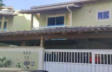 Imagem: A casa possui 2 Dormitórios, 3 Banheiros, 1 Vaga na garagem