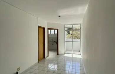 Imagem: O apartamento possui 3 Dormitórios, 1 Banheiro, 1 Vaga na garagem