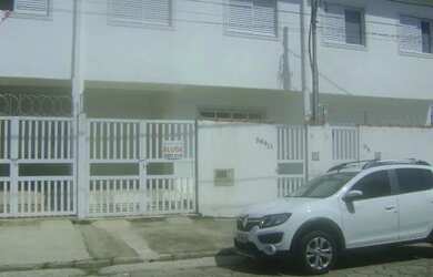 Imagem: A casa possui 3 Dormitórios, 2 Banheiros, 1 Vaga na garagem