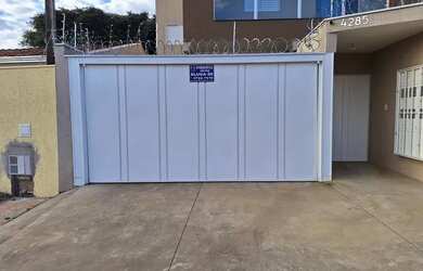 Imagem: O apartamento possui 2 Dormitórios, 1 Banheiro, 2 Vagas na