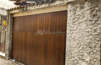 Imagem: A casa possui 5 Dormitórios, 5 Banheiros, 1 Vaga na garagem