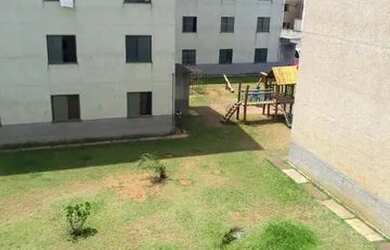 Imagem: O apartamento possui 2 Dormitórios, 1 Banheiro, 1 Vaga na garagem