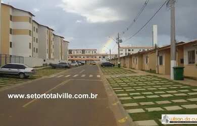 Imagem: A casa em condomínio possui 2 Dormitórios, 2 Banheiros, 1