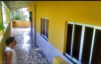 Imagem: A casa possui 3 Dormitórios, 1 Banheiro e está localizado