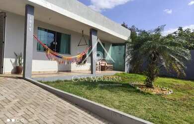 Imagem: A casa possui 2 Dormitórios, 1 Banheiro, 3 Vagas na garagem