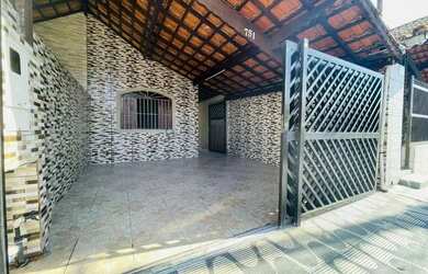 Imagem: A casa possui 2 Dormitórios, 2 Banheiros, 2 Vagas na garagem