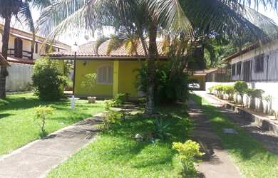 Imagem: A casa possui 2 Dormitórios, 5 Vagas na garagem e está localizado