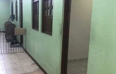 Imagem: A casa possui 2 Dormitórios, 1 Banheiro e está localizado