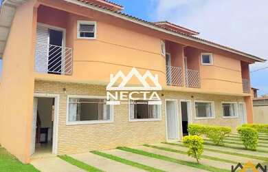 Imagem: A casa possui 2 Dormitórios, 3 Banheiros, 1 Vaga na garagem