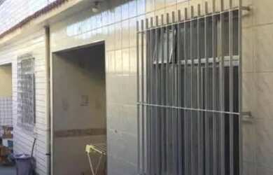 Imagem: A casa possui 2 Dormitórios, 2 Banheiros, 83m² de Área e