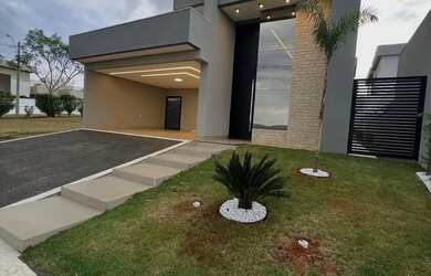 Imagem: A casa em condomínio possui 3 Dormitórios, 5 Banheiros, 3