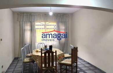 Imagem: A casa possui 3 Dormitórios, 3 Banheiros, 3 Vagas na garagem