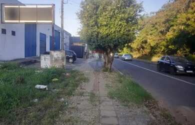 Imagem: O terreno possui 360m² de Área e Imóvel novo e está localizado