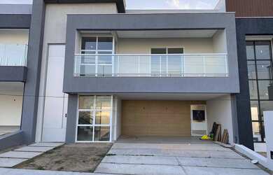 Imagem: A casa em condomínio possui 4 Dormitórios, 5 Banheiros, 4