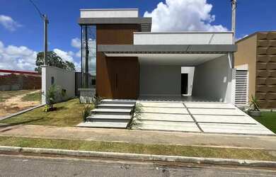 Imagem: A casa em condomínio possui 3 Dormitórios, 3 Banheiros, 2