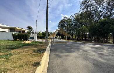Imagem 9: Terreno com frente ao lago no Ninho Verde 1, lote único